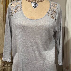 Unusual Top with Front and Back Lace and Bracelet Sleeves fits Women's Size 8-10